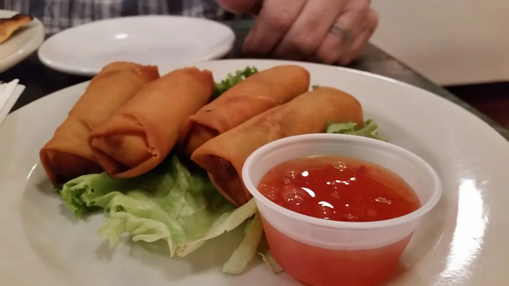 Vegetable Spring Roll with Sweet Chili Sauce